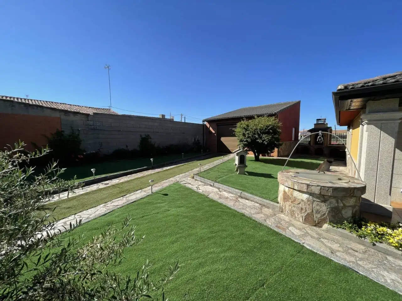 Garden of Houses for sale in Andavías  with Air Conditioner, Heating and Private garden