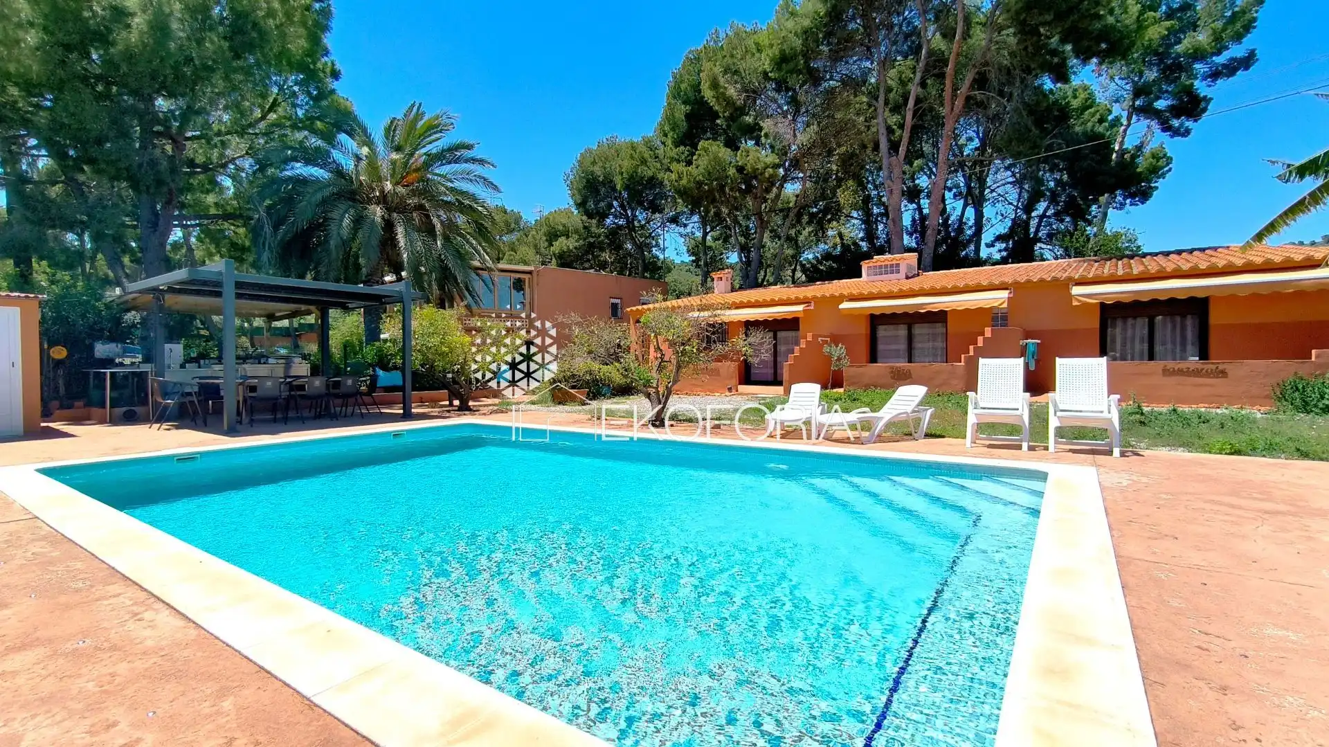 Swimming pool of Houses for sale in Alfinach - Los Monasterios