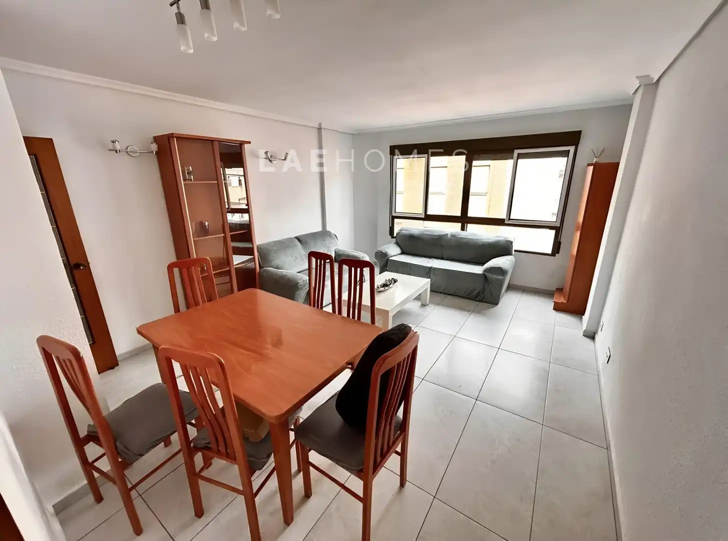 Sala d'estar de Pis en venda en Castellón de la Plana / Castelló de la Plana amb Aire condicionat, Traster i Moblat