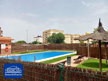 Pis amb piscina en venda a El Rocío - La Milagrosa
