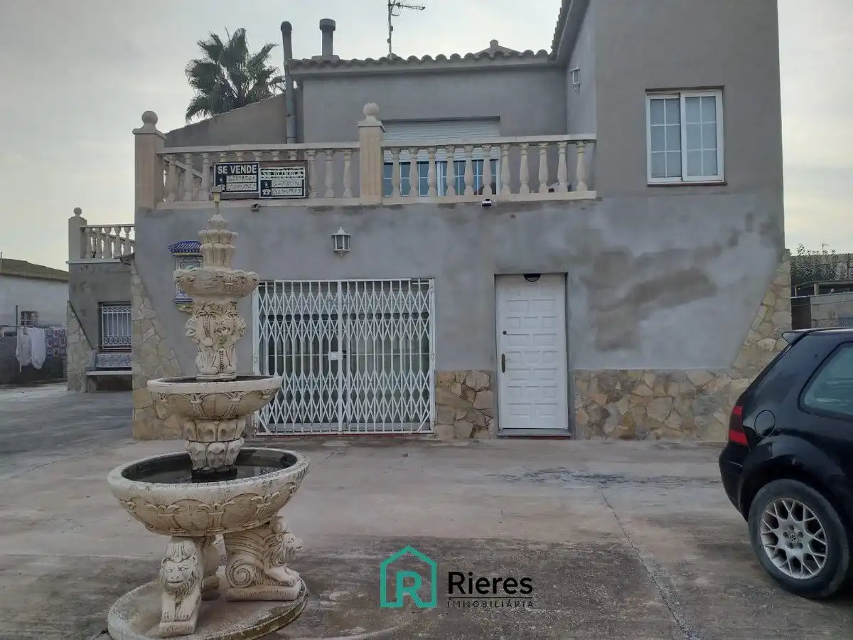 Vista exterior de Casa o chalet en venta en Deltebre con Aire acondicionado y Terraza