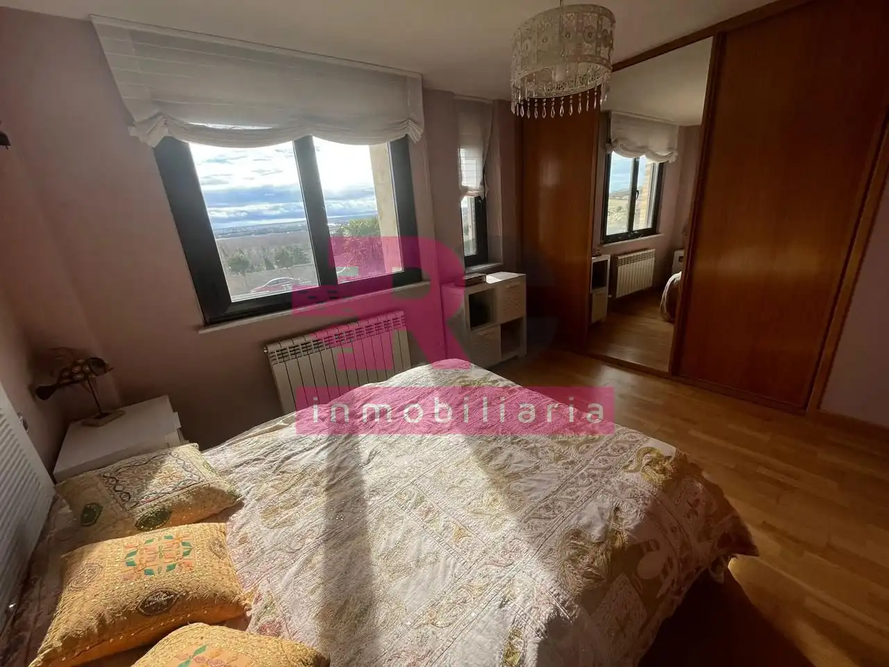 Habitación de Casa adosada en venta en Cabrerizos con Calefacción, Jardín privado y Piscina comunitaria