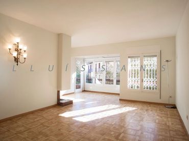 Wohnung mit Aufzug zum Verkauf in Carrer del Rosselló 171