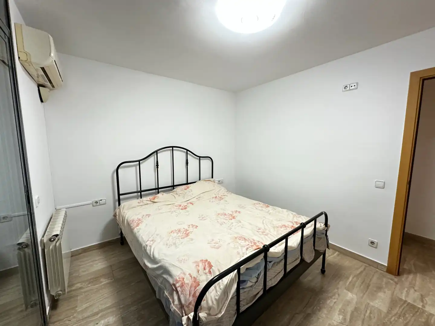 Dormitori de Casa adosada en venda en Badalona amb Aire condicionat, Calefacció i Parquet