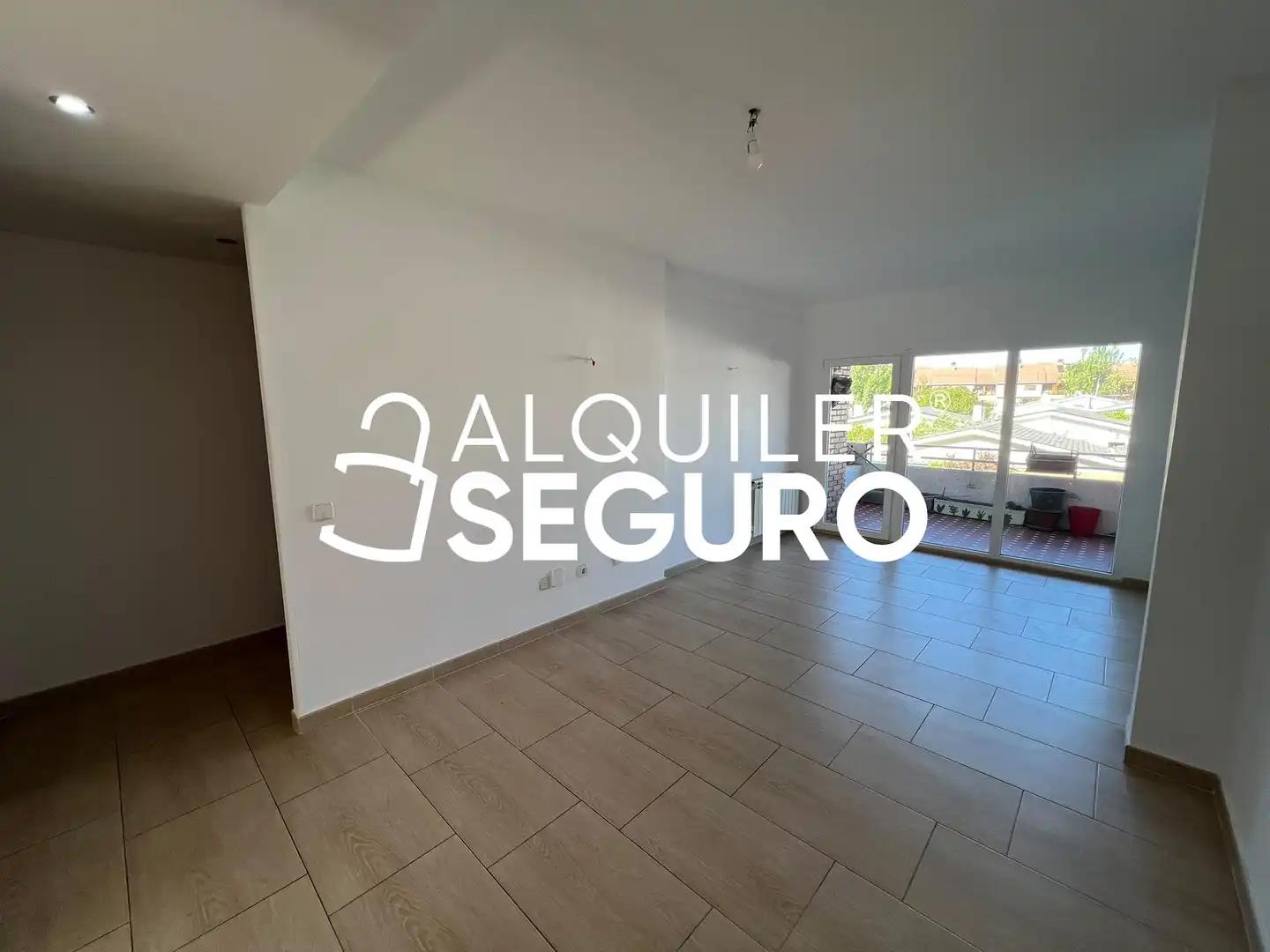 Außenansicht von Wohnung zur Miete in Colmenar Viejo mit Heizung, Terrasse und Schwimmbad