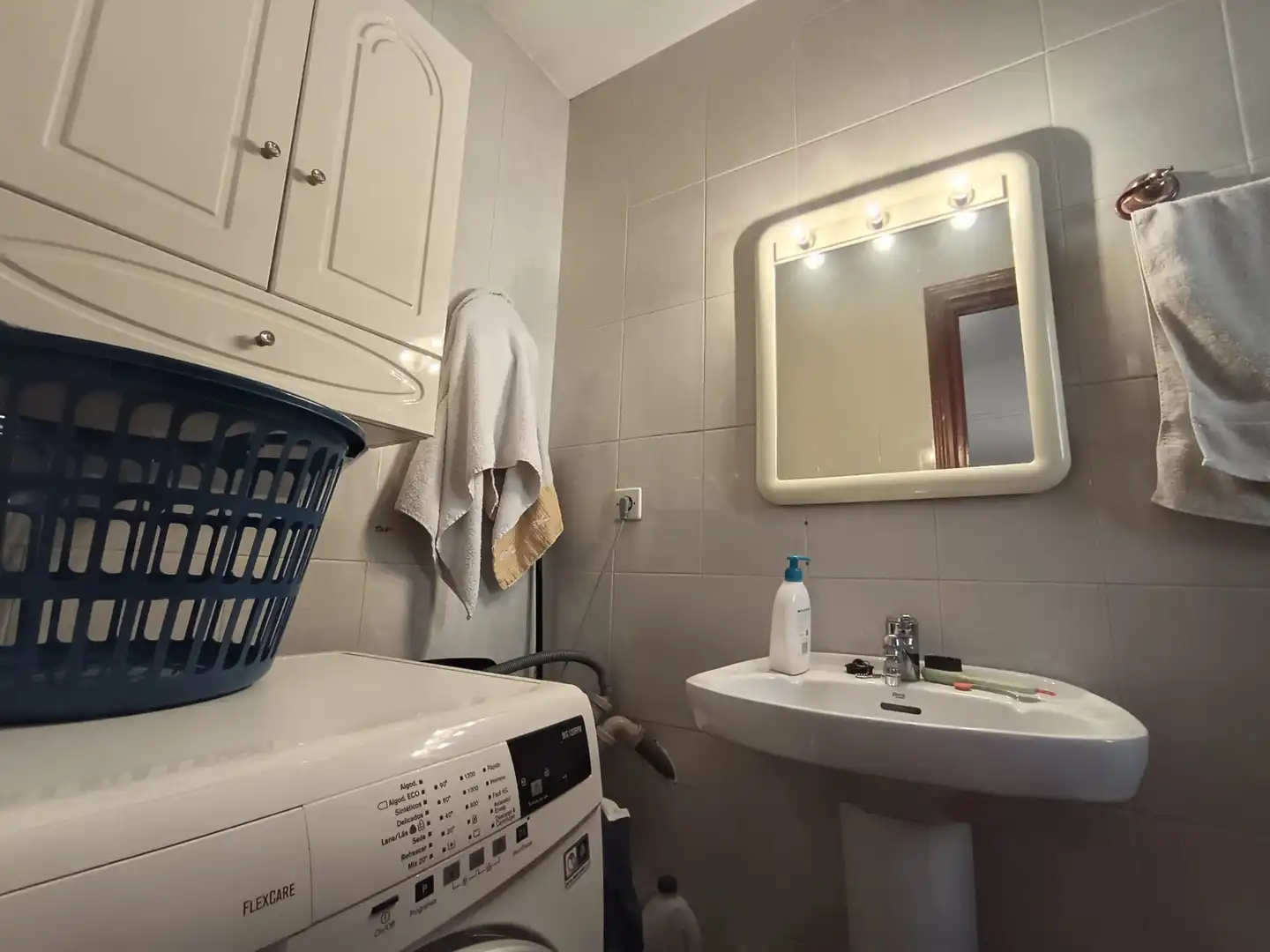 Badezimmer von Einfamilien-Reihenhaus zum Verkauf in Jaén mit Klimaanlage, Heizung und Terrasse