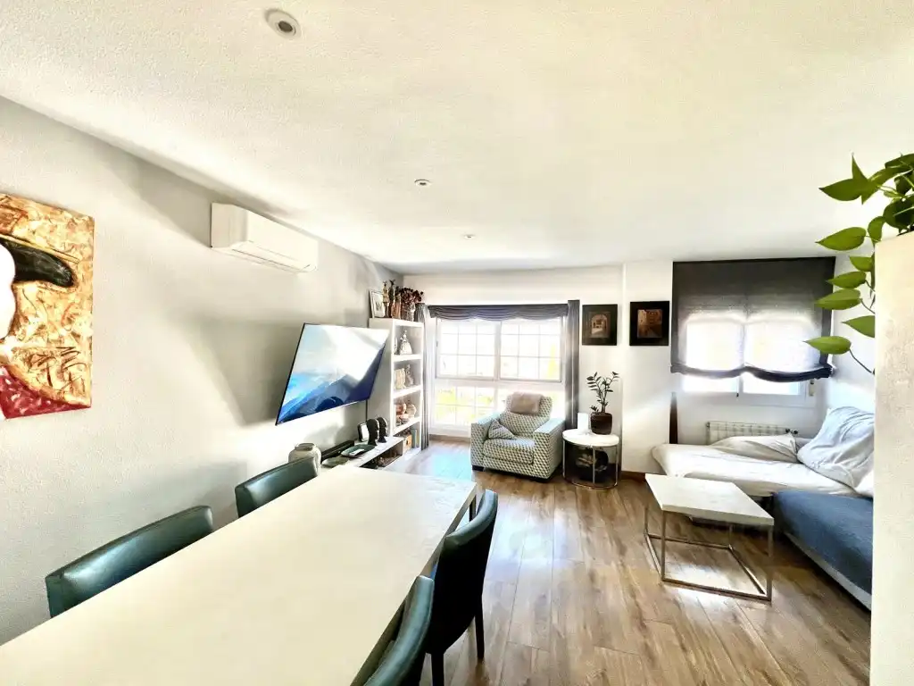 Sala d'estar de Dúplex en venda en Las Rozas de Madrid