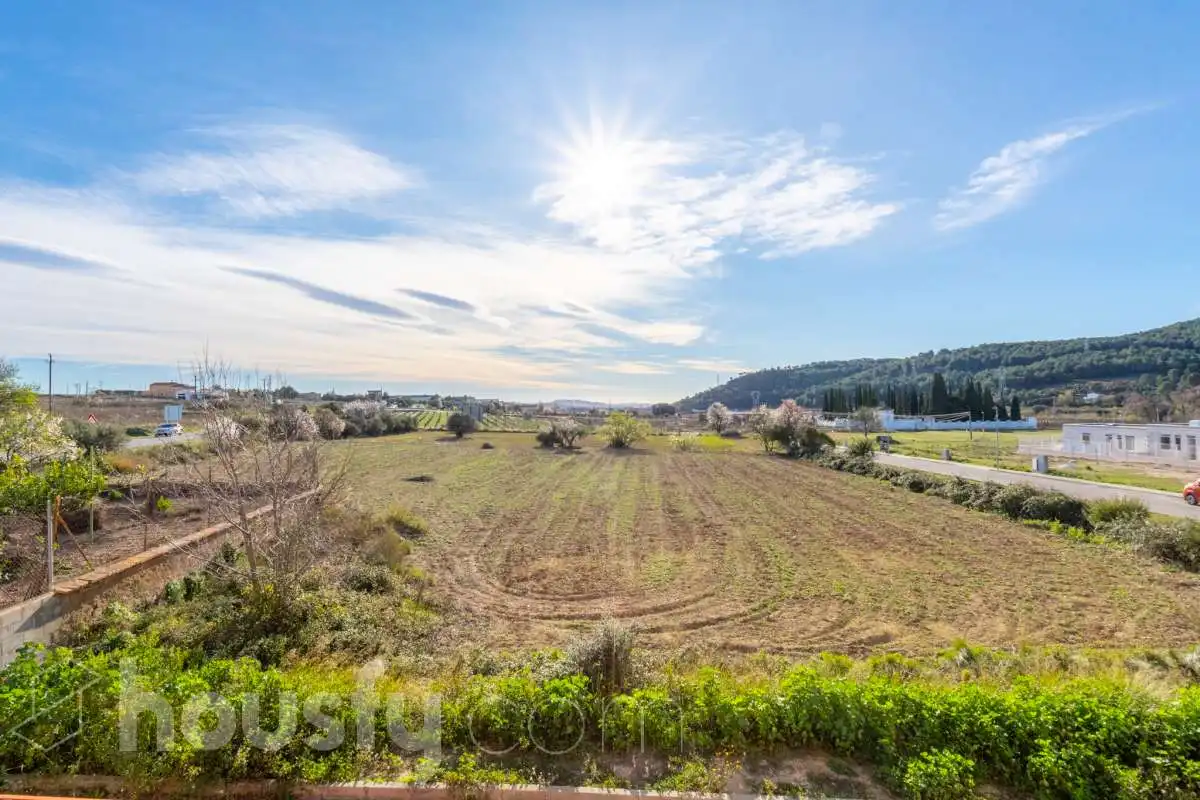 Wohnung zum Verkauf in Sant Martí Sarroca mit Privatgarten, Abstellraum und Gemeinschaftspool