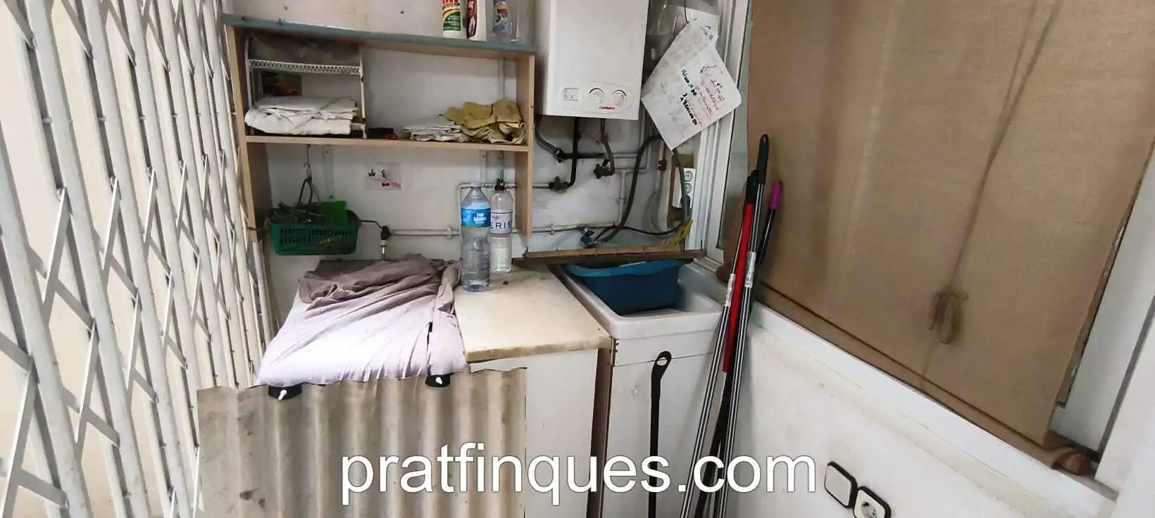 Küche von Wohnung zum Verkauf in El Prat de Llobregat mit Ofen
