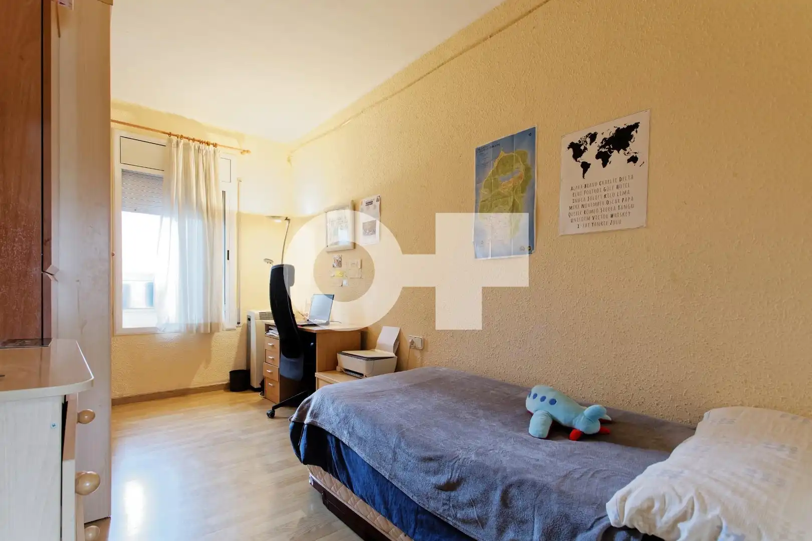 Habitación de Piso en venta en Cornellà de Llobregat con Aire acondicionado, Calefacción y Parquet