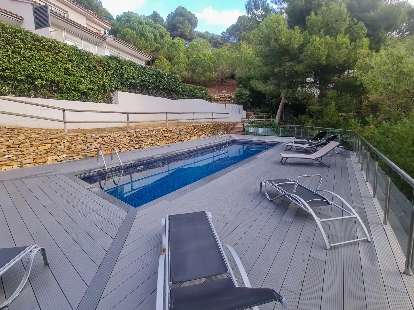 Piscina de Casa adosada en venta en Begur con Aire acondicionado, Calefacción y Jardín privado