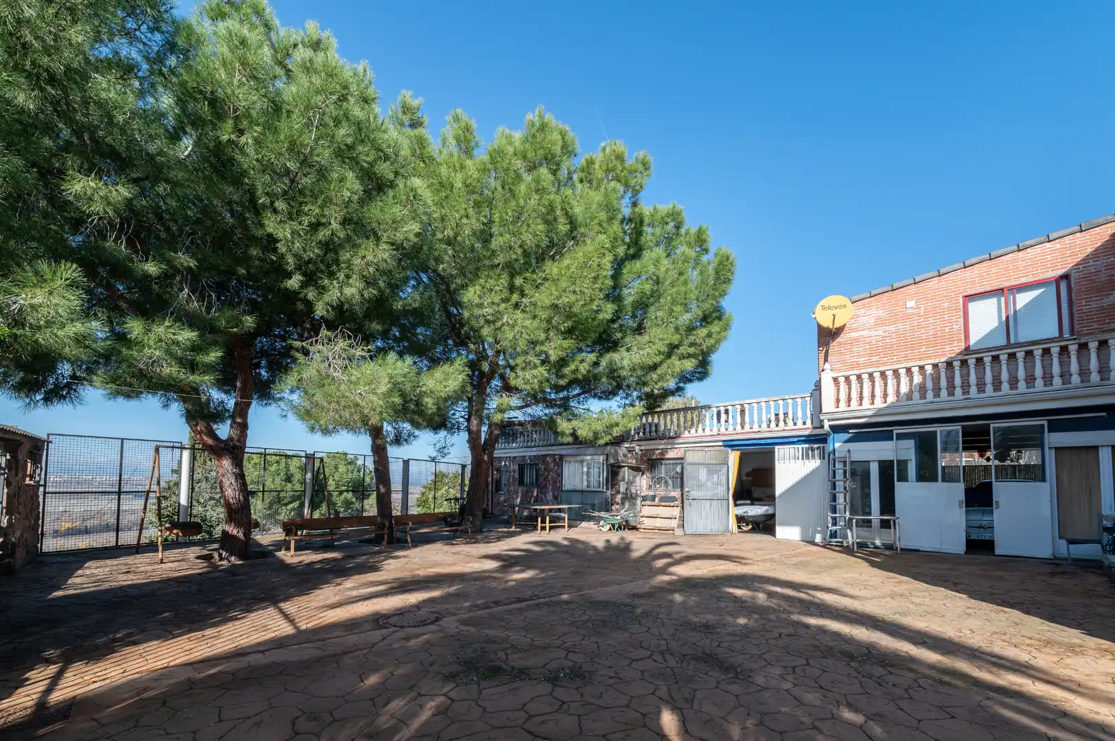 Exterior view of Houses for sale in Paracuellos de Jarama  with Heating, Private garden and Terrace