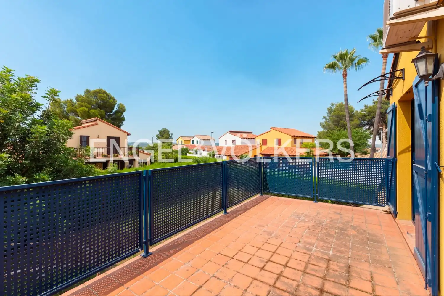 Terrassa de Casa o xalet en venda en Riba-roja de Túria amb Aire condicionat, Calefacció i Jardí privat
