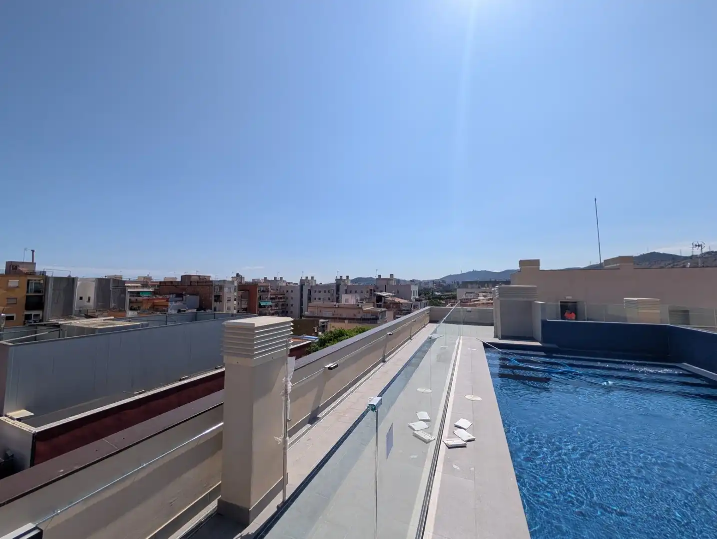 Piscina de Piso en venta en Santa Coloma de Gramenet con Aire acondicionado, Calefacción y Terraza
