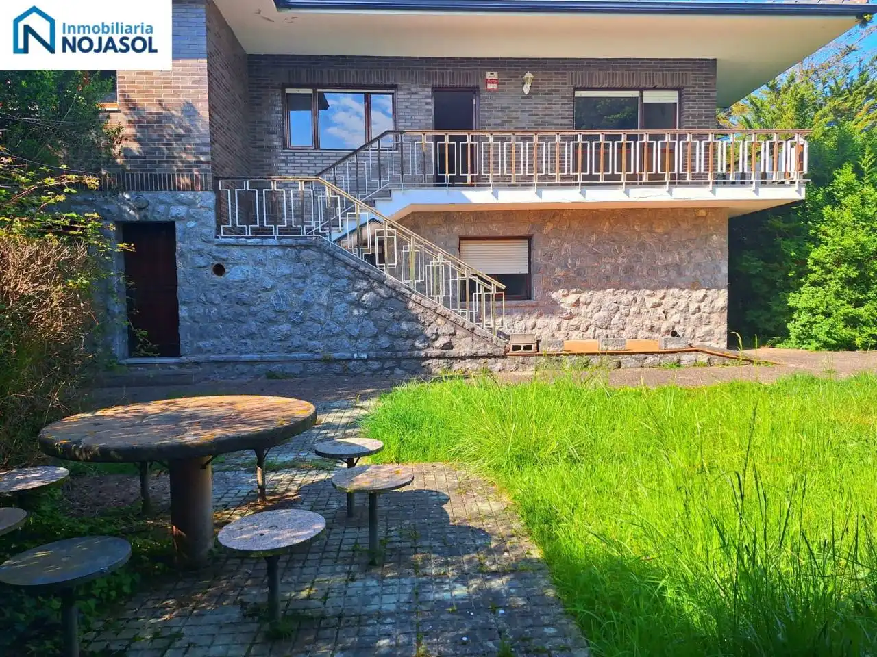 Vista exterior de Casa o xalet en venda en Noja amb Calefacció i Terrassa