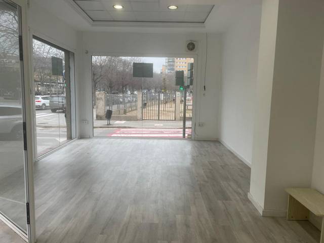 Local comercial en Alquiler en  POMPEU FABRA, 2 en Torre-roja-Campreciós