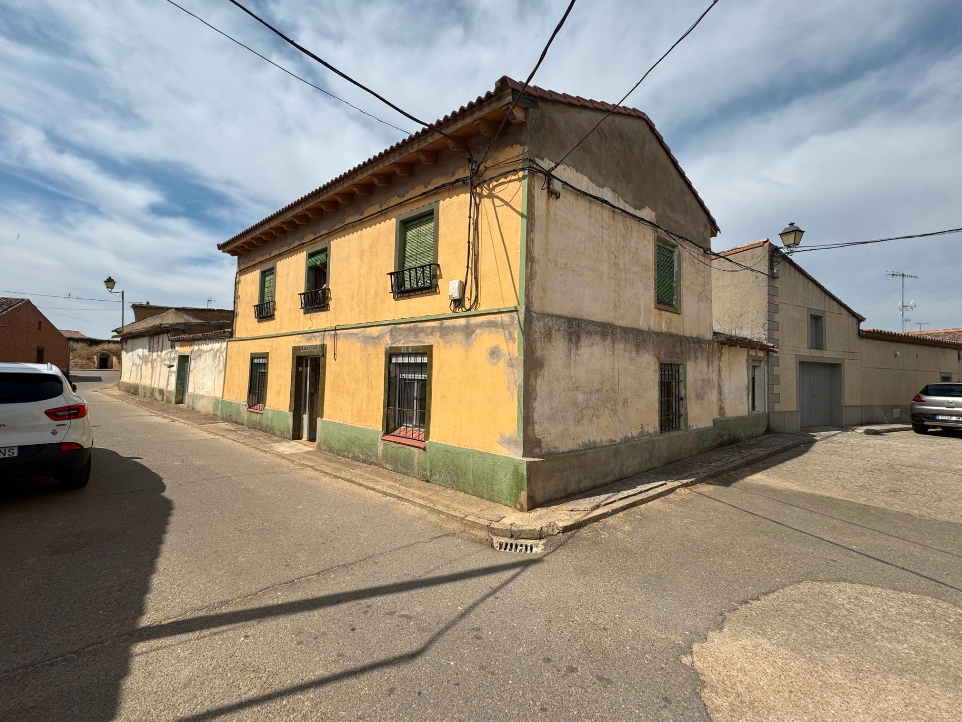 Vista exterior de Finca rústica en venda en Villavicencio de los Caballeros amb Jardí privat i Traster