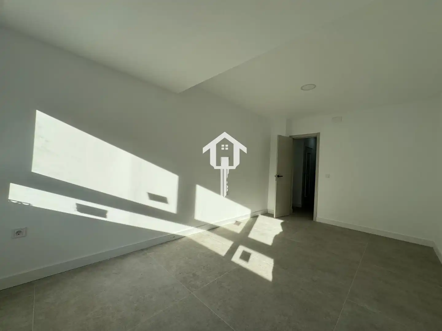 Wohnung zum Verkauf in Alicante / Alacant mit Privatgarten und Terrasse