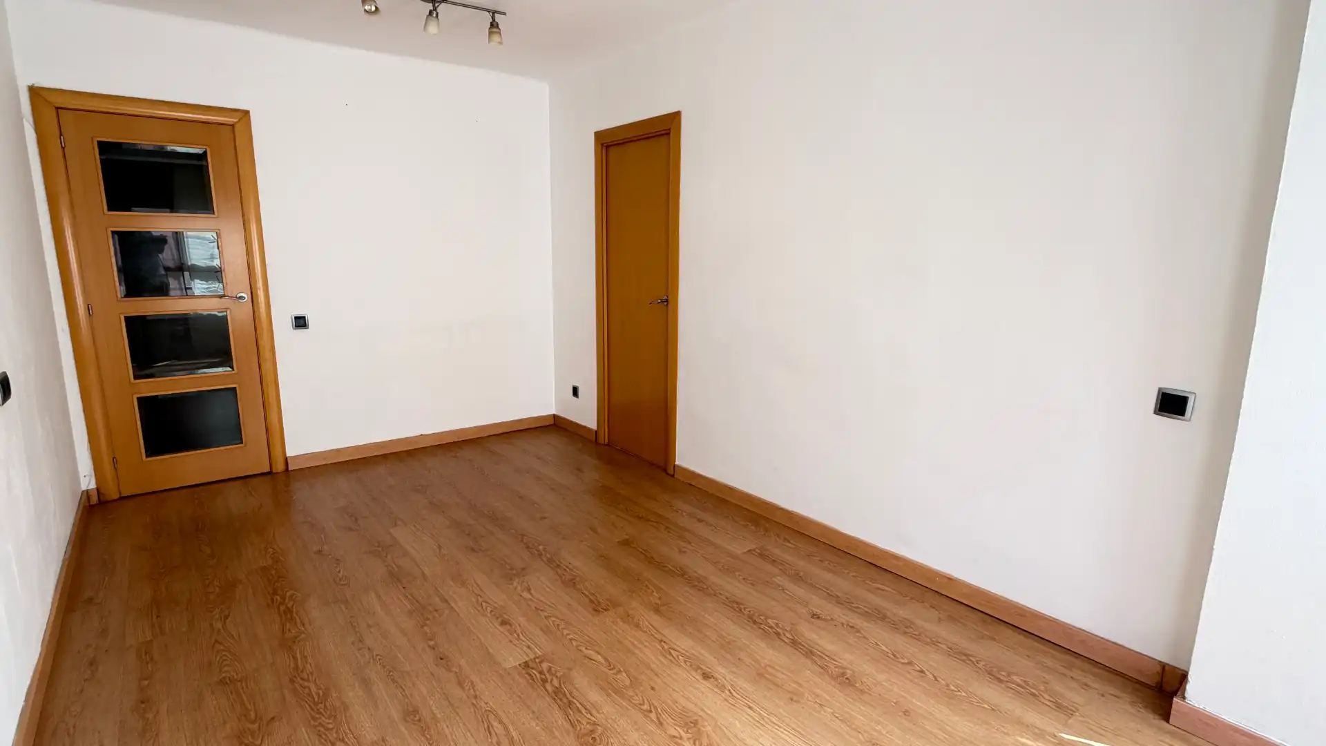 Schlafzimmer von Wohnung zum Verkauf in Barcelona mit Klimaanlage und Heizung