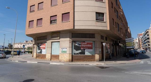Local comercial en Alquiler en Avenida DUQUE DE TAMAMES en Orihuela ciudad