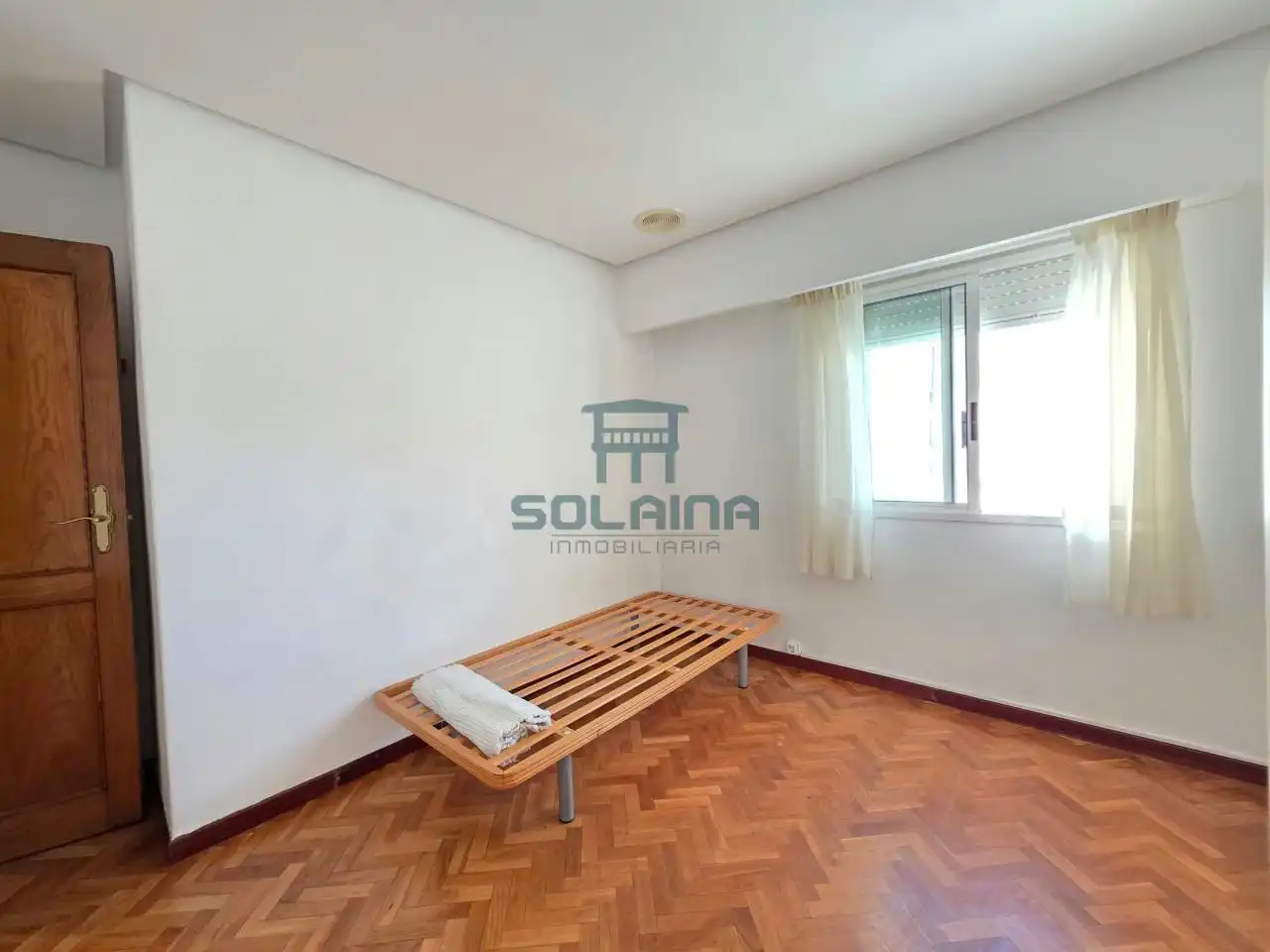 Habitación de Piso en venta en Ourense Capital  con Aire acondicionado, Calefacción y Parquet