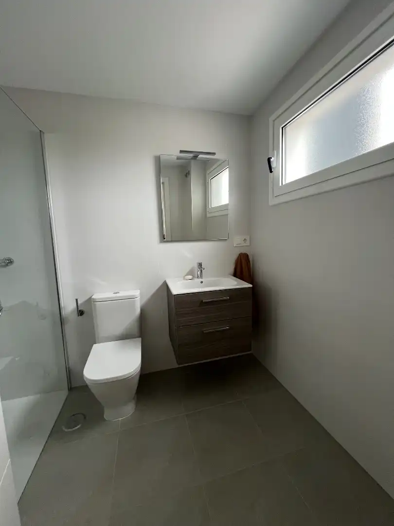 Baño de Piso de alquiler en Siero con Calefacción, Parquet y Terraza