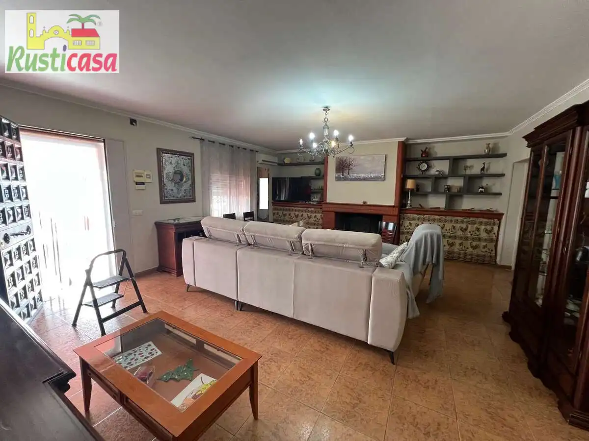 Sala de estar de Casa o chalet en venta en Espeluy con Aire acondicionado, Jardín privado y Terraza
