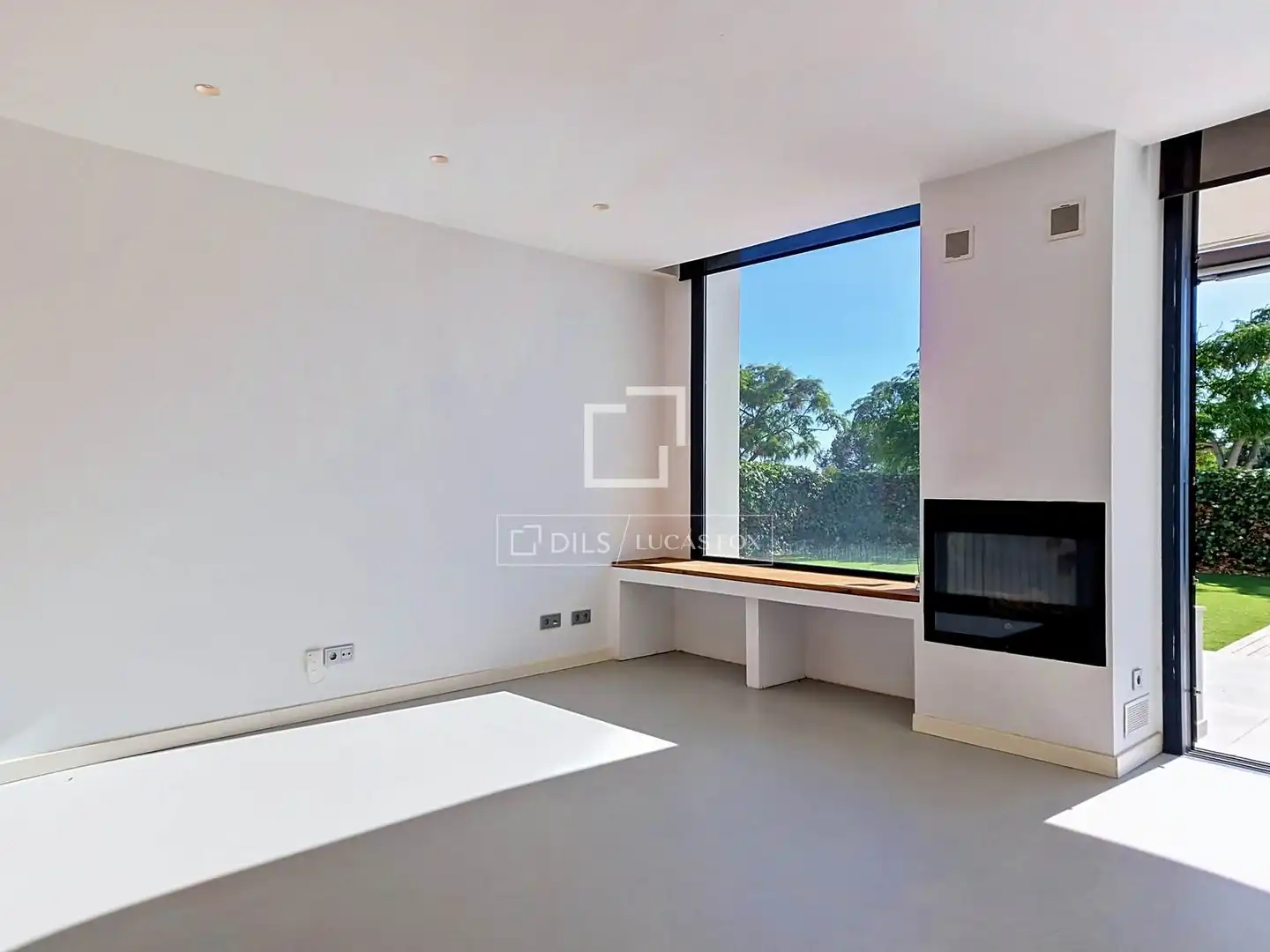 Wohnzimmer von Haus oder Chalet zum Verkauf in Vilanova i la Geltrú mit Klimaanlage, Heizung und Privatgarten