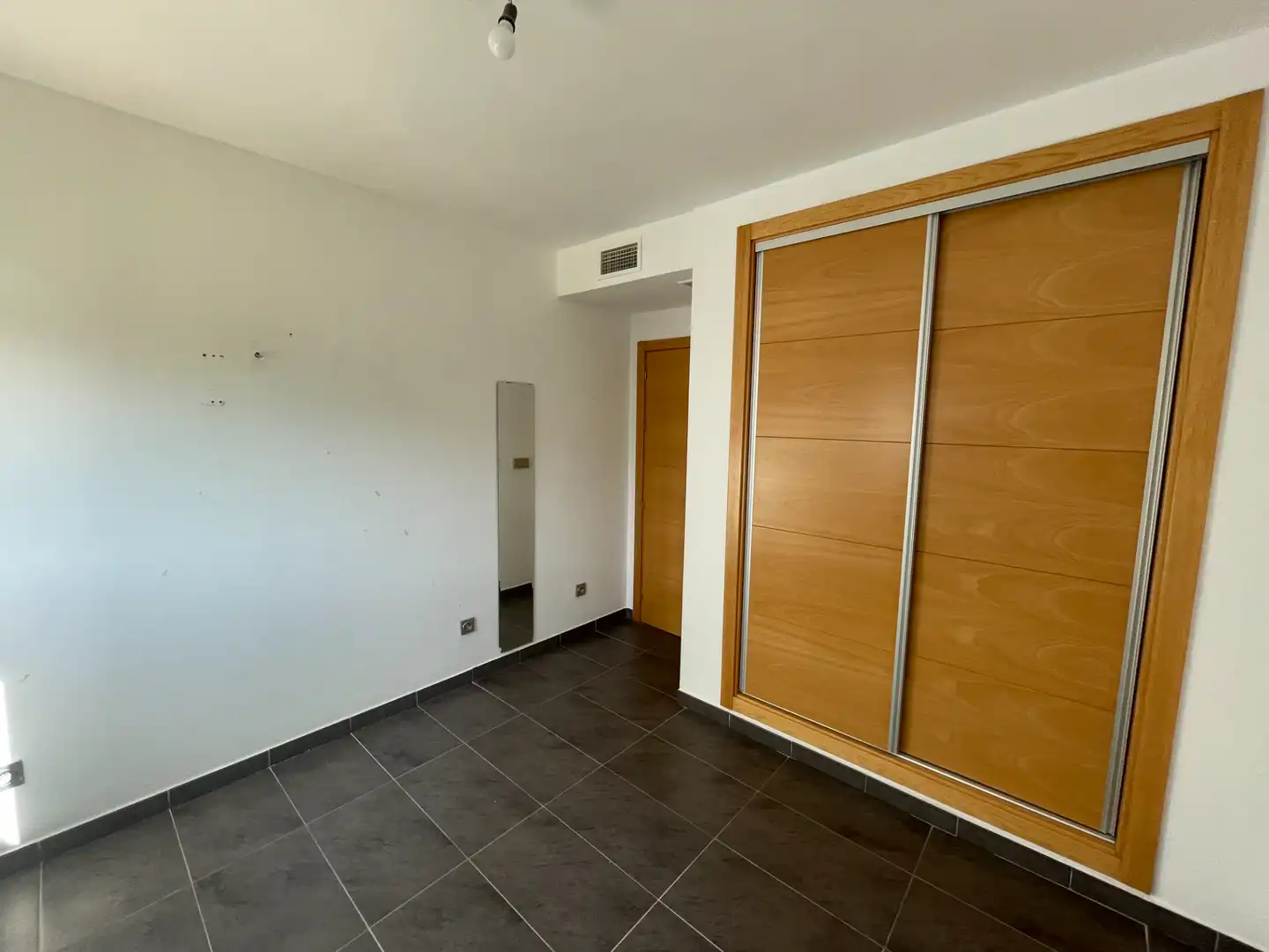 Habitación de Apartamento de alquiler en Alhendín con Aire acondicionado, Calefacción y Terraza