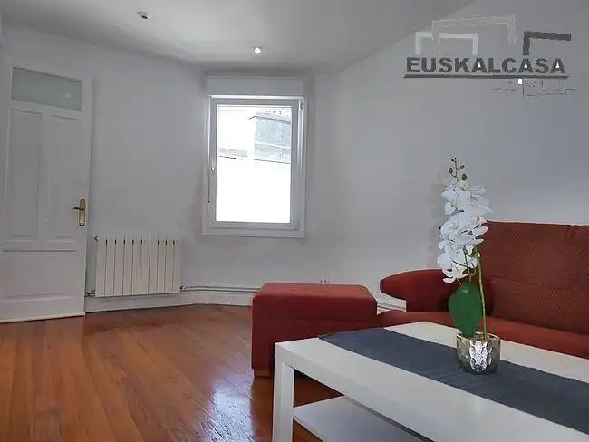 Sala de estar de Piso en venta en Bilbao  con Calefacción y Balcón