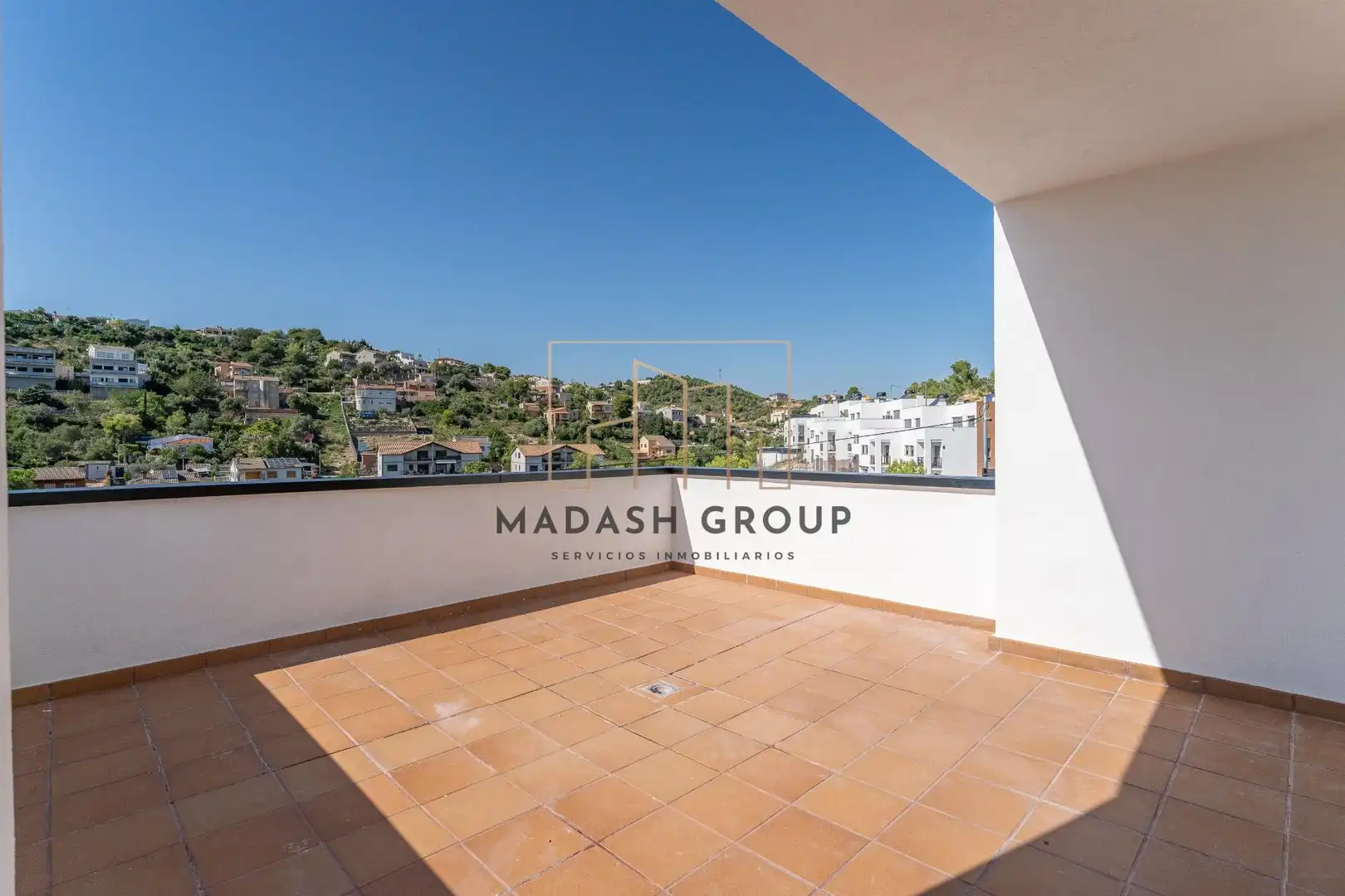 Villa mit Pool zum Verkauf in Avenida de la Marca Hispànica, imagen 6