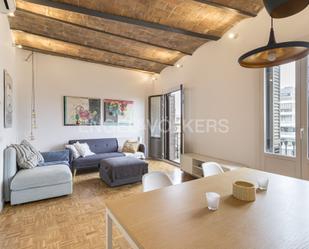 Sala d'estar de Apartament de lloguer en  Barcelona Capital amb Aire condicionat i Balcó