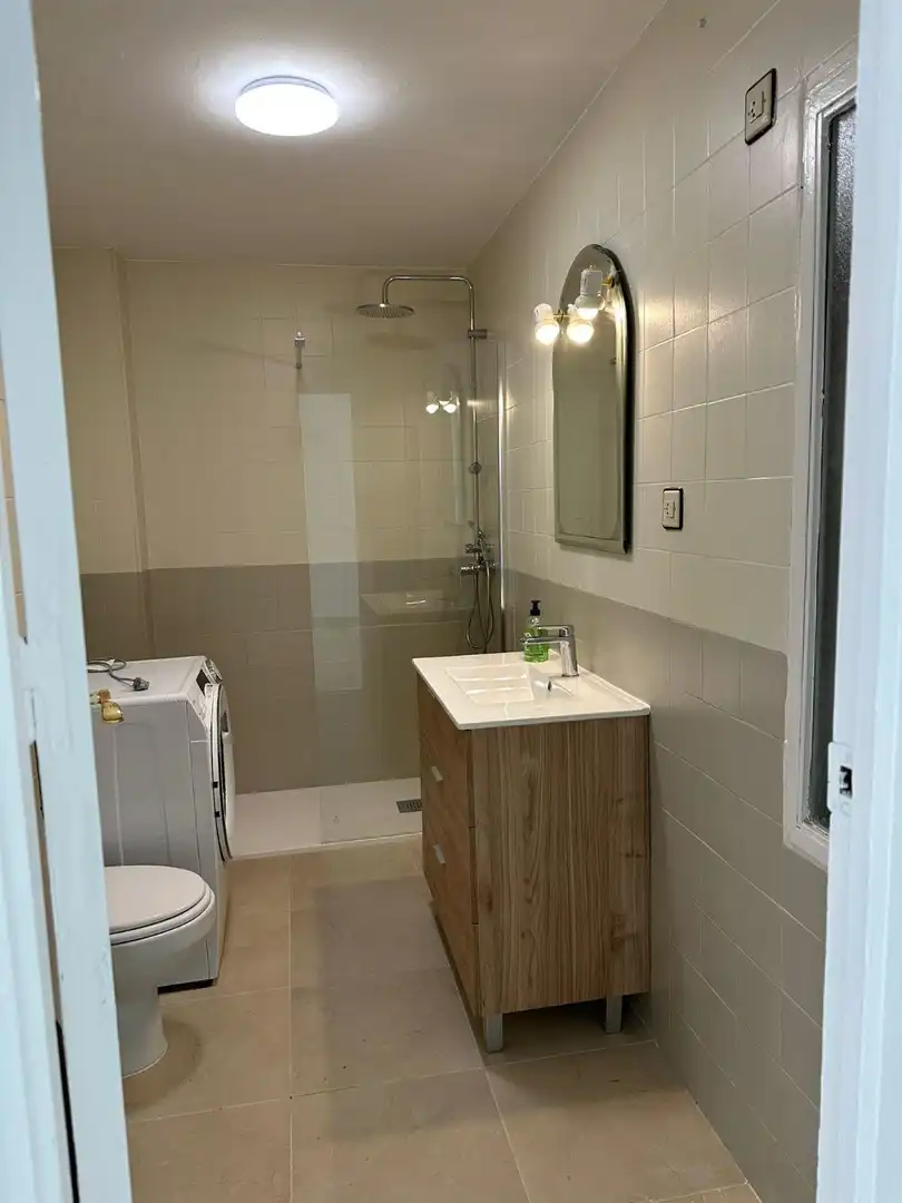 Badezimmer von Wohnung zur Miete in Granada mit Heizung