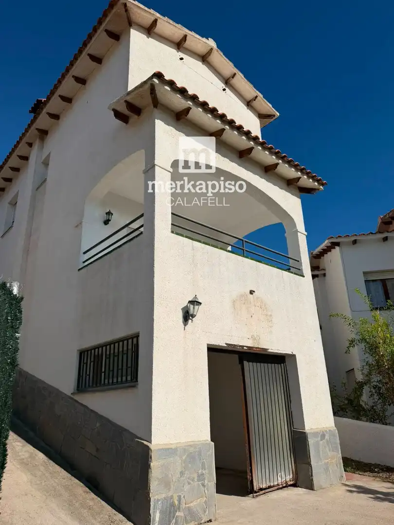 Vista exterior de Casa o xalet en venda en Calafell amb Jardí privat i Terrassa