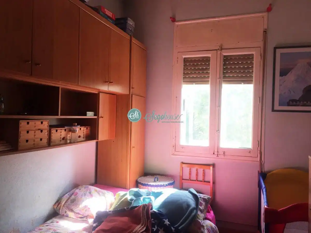 Habitación de Piso en venta en Segovia con Trastero y Balcón