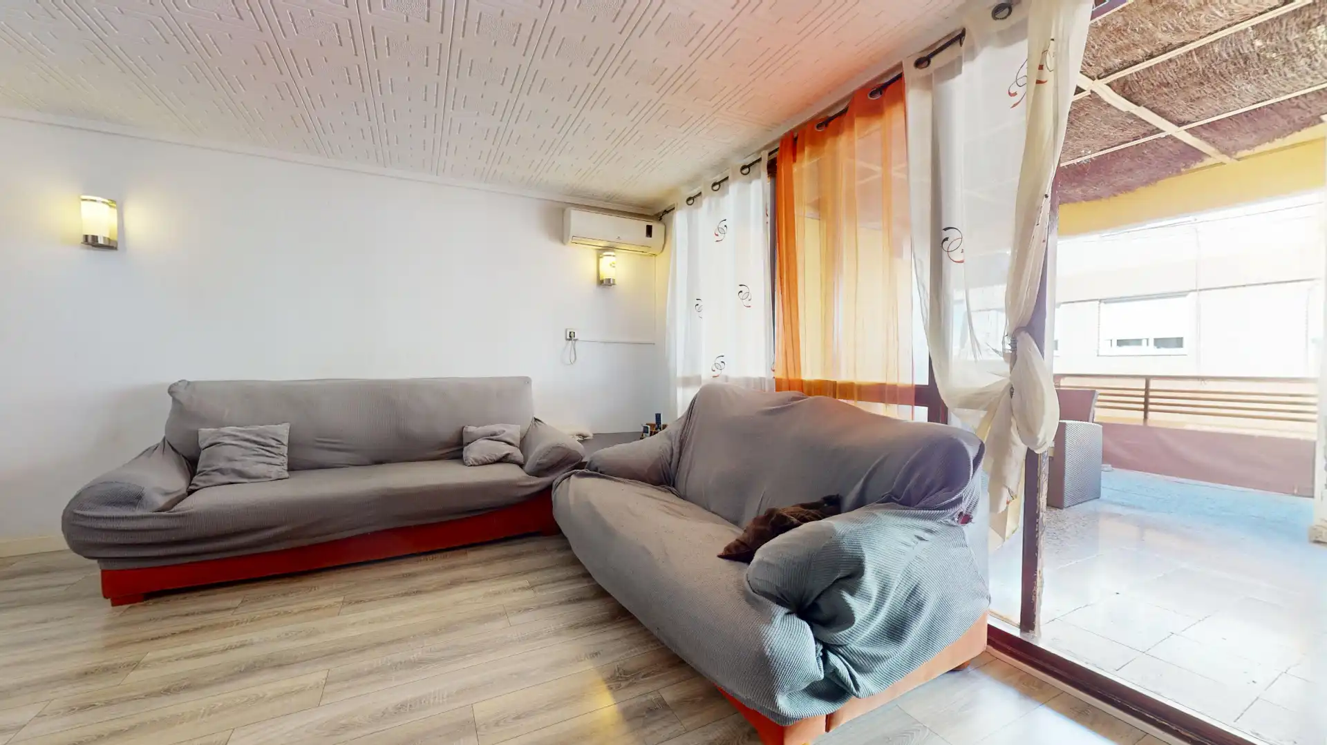 Sala de estar de Piso en venta en Sant Joan d'Alacant con Aire acondicionado, Terraza y Amueblado