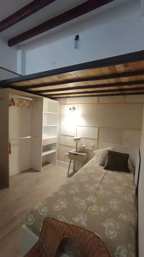Schlafzimmer von Erdgeschoss zum Verkauf in Mataró mit Klimaanlage, Heizung und Privatgarten