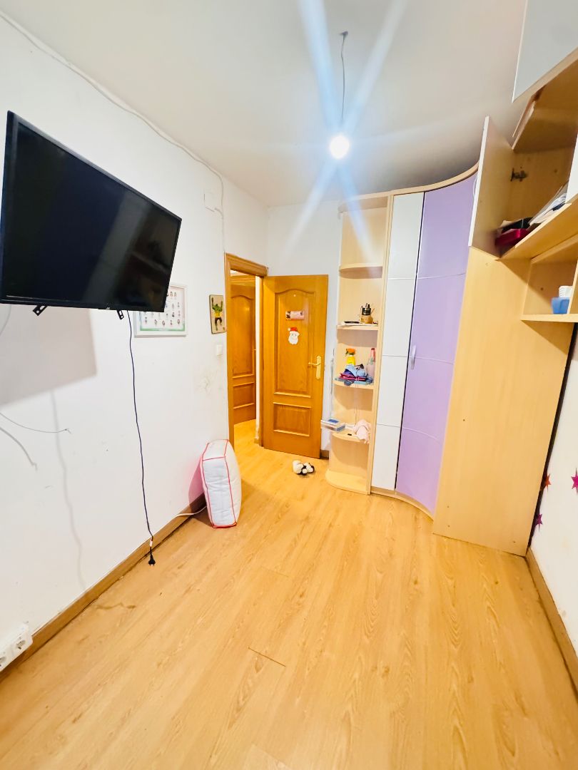 Bedroom of Flat for sale in Valladolid Capital  with Furnished