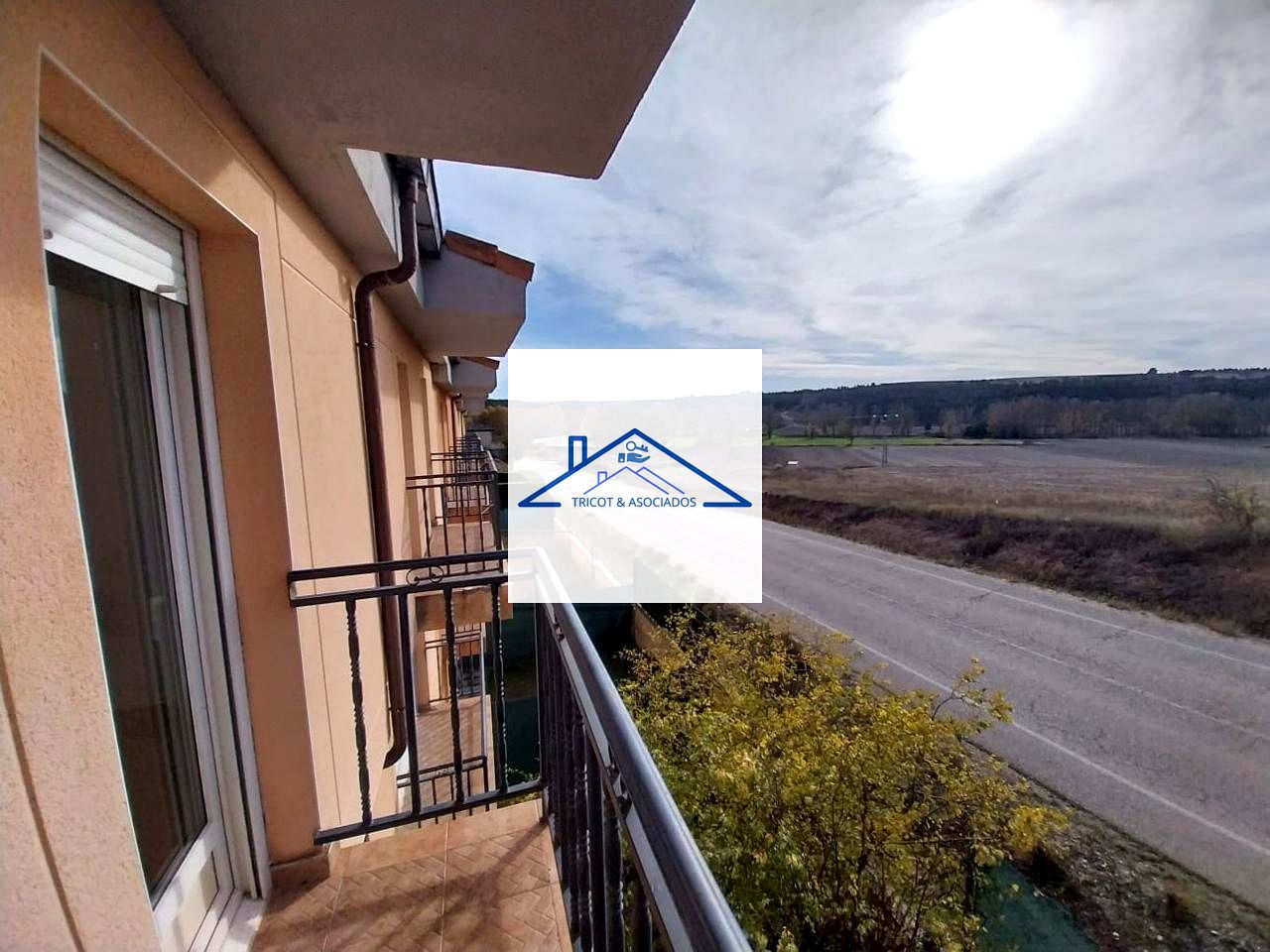 Single-family semi-detached for sale in Alto Romanez, Cabañes de Esgueva