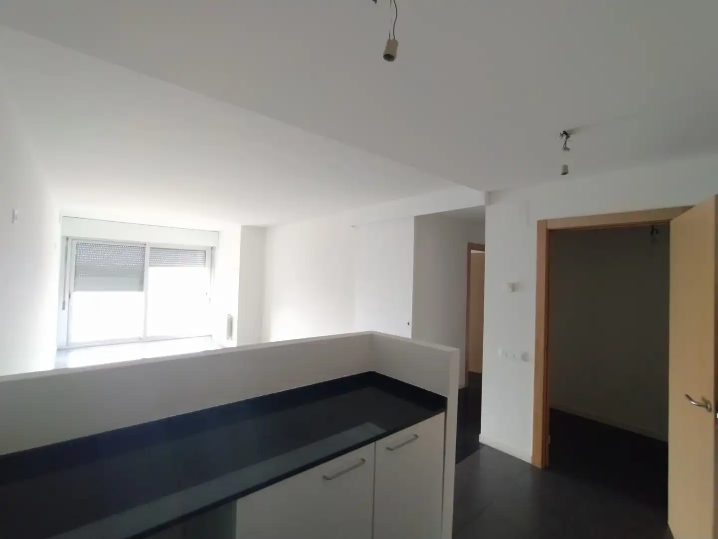 Cuina de Pis en venda en Santa Coloma de Gramenet amb Calefacció, Forn i Balcó