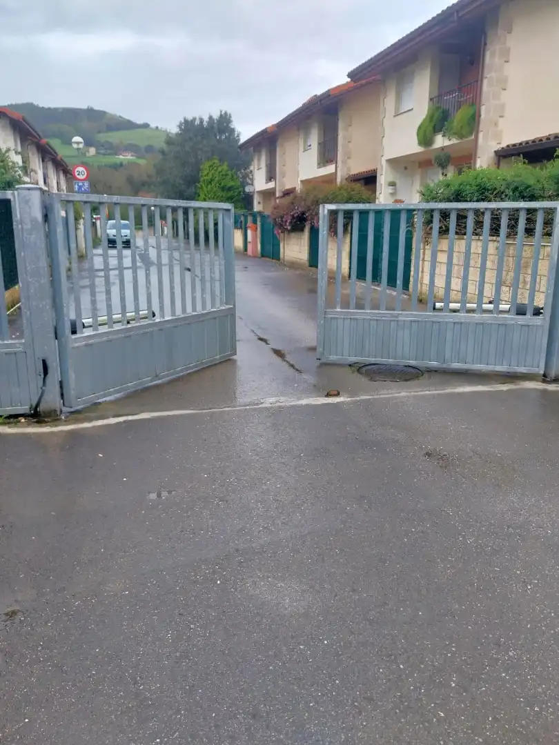 Aparcament de Casa o xalet en venda en Voto amb Calefacció, Jardí privat i Terrassa