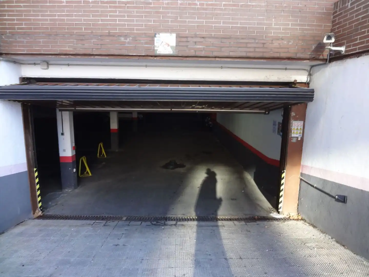Garage for rent in Calle del Rio, 18, Fresnos I y II