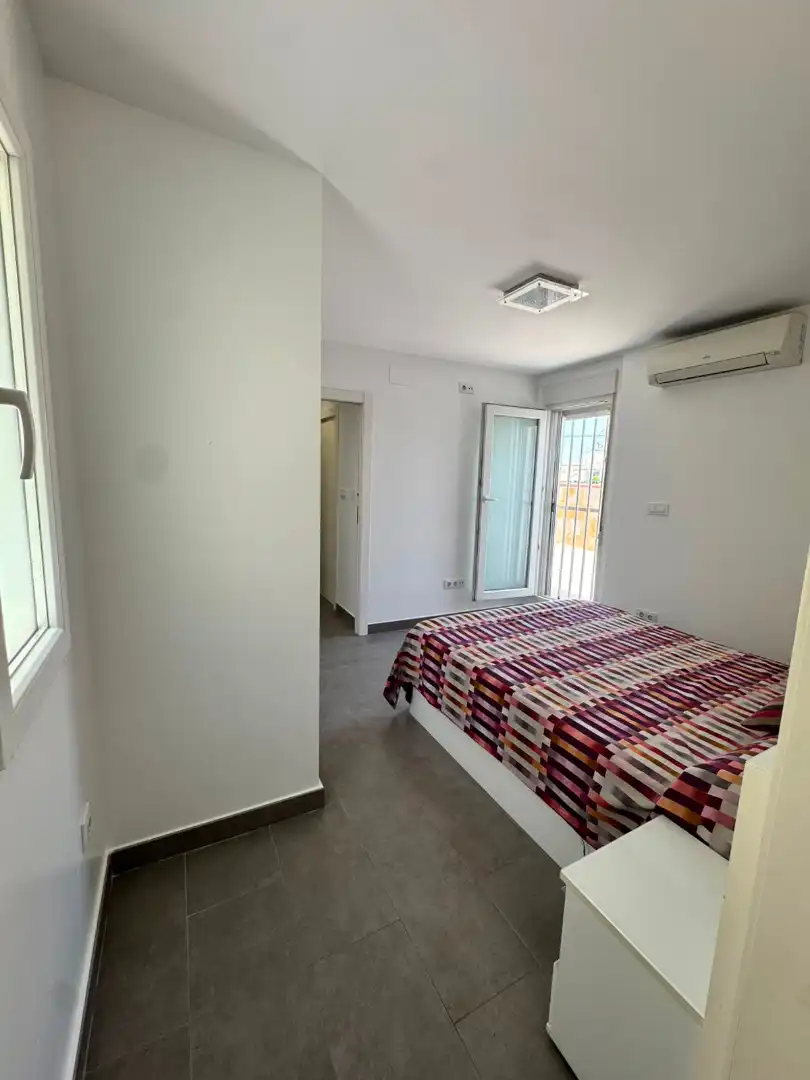 Habitación de Ático de alquiler en Valencia con Aire acondicionado, Terraza y Amueblado