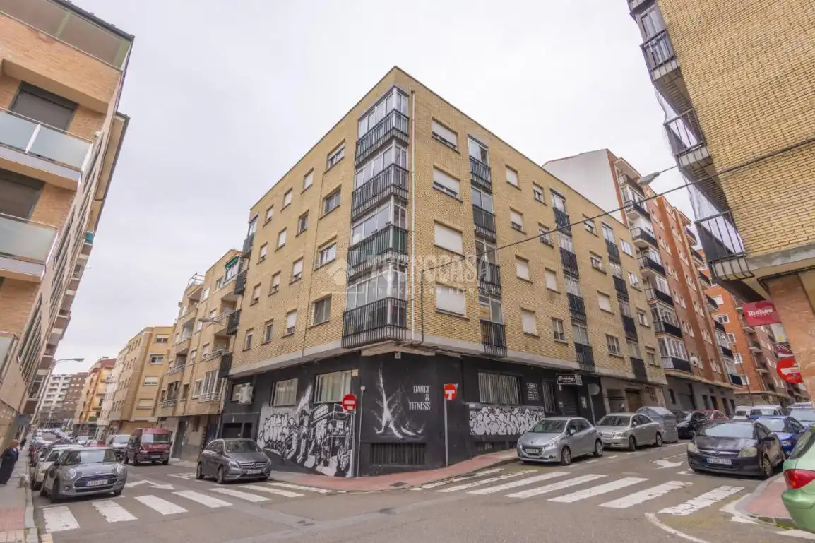 Vista exterior de Piso en venta en Salamanca con Calefacción, Terraza y Balcón