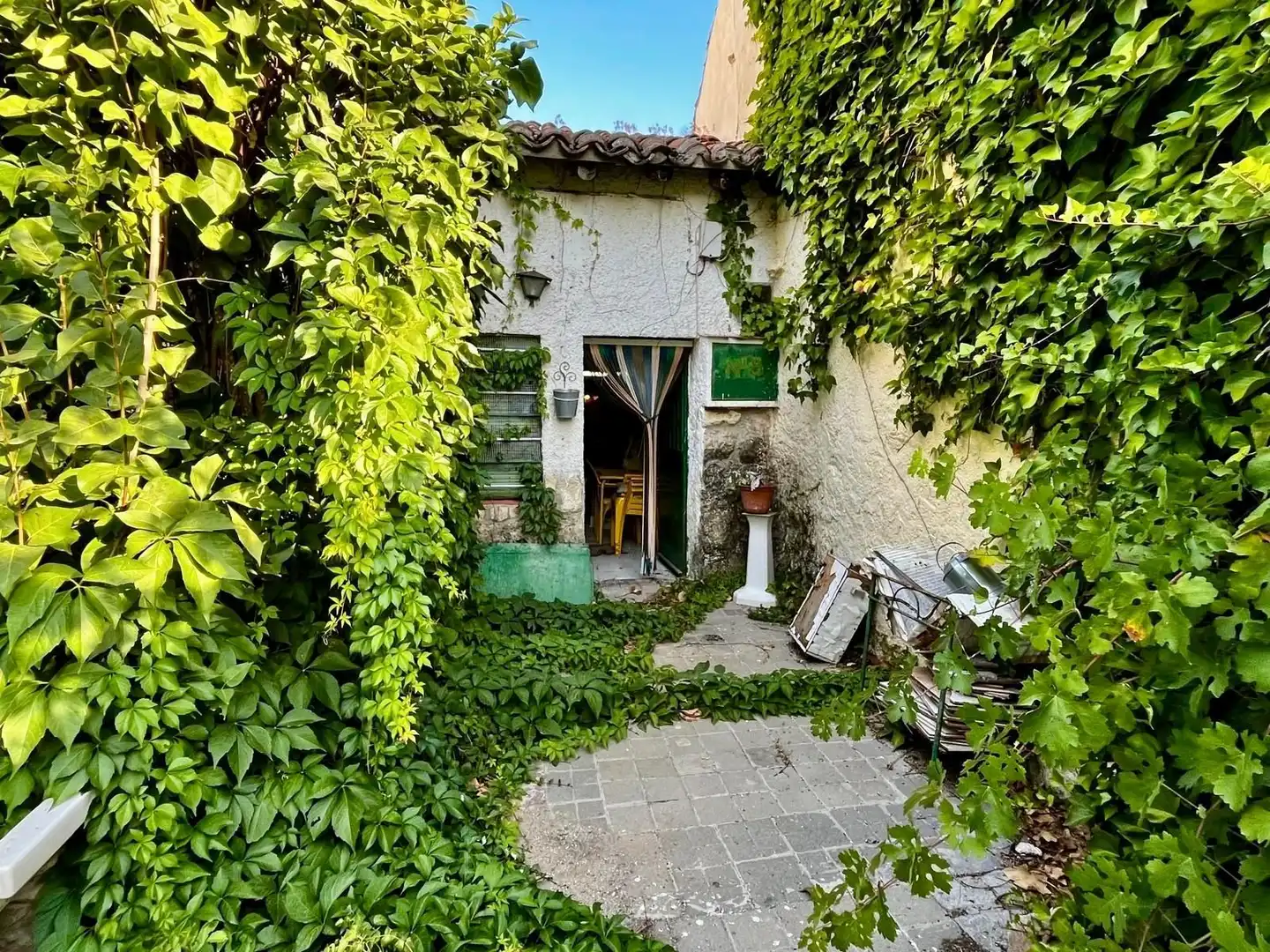 Vista exterior de Casa adosada en venta en Pinilla del Valle con Calefacción, Jardín privado y Trastero