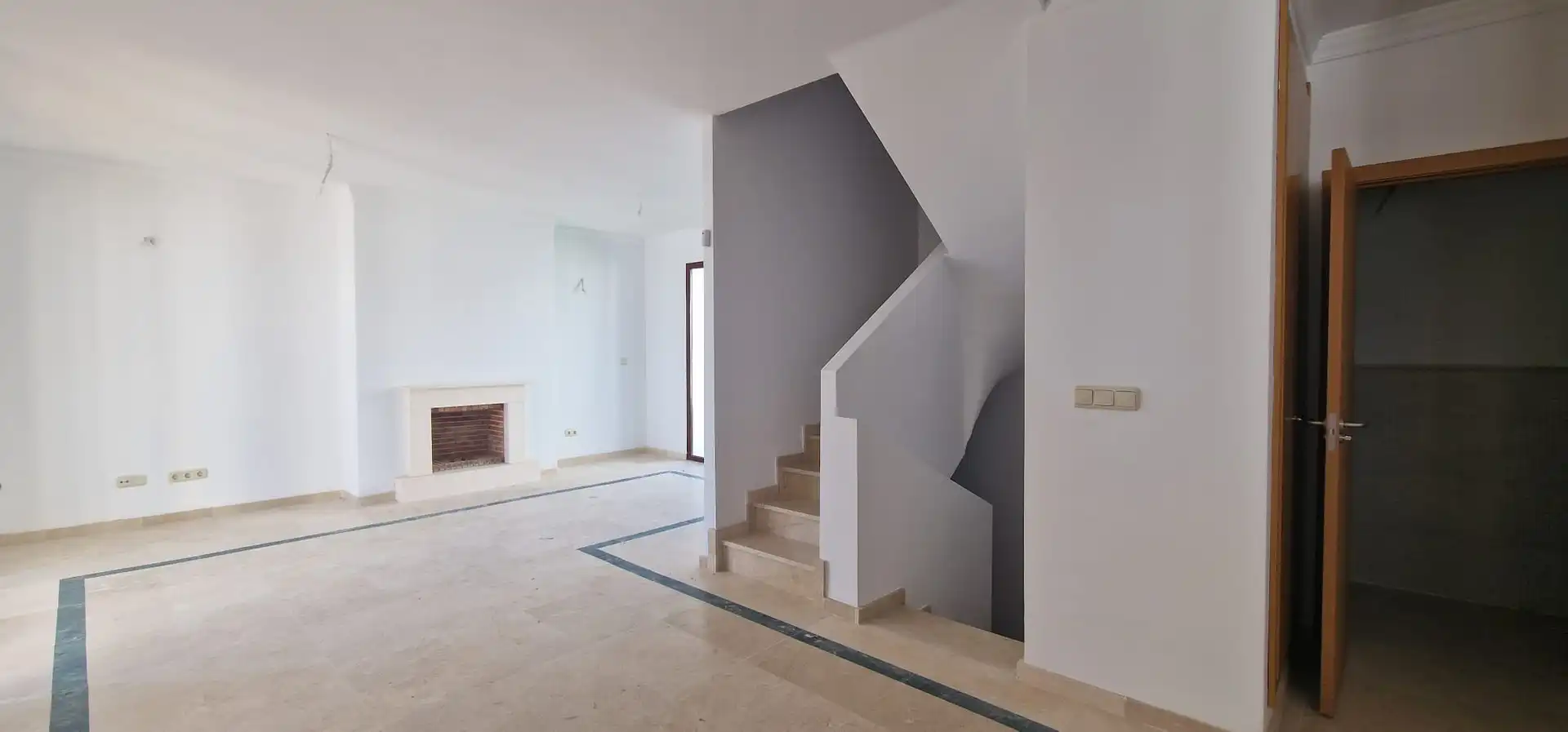 Einfamilien-Reihenhaus zum Verkauf in Cártama mit Privatgarten und Terrasse