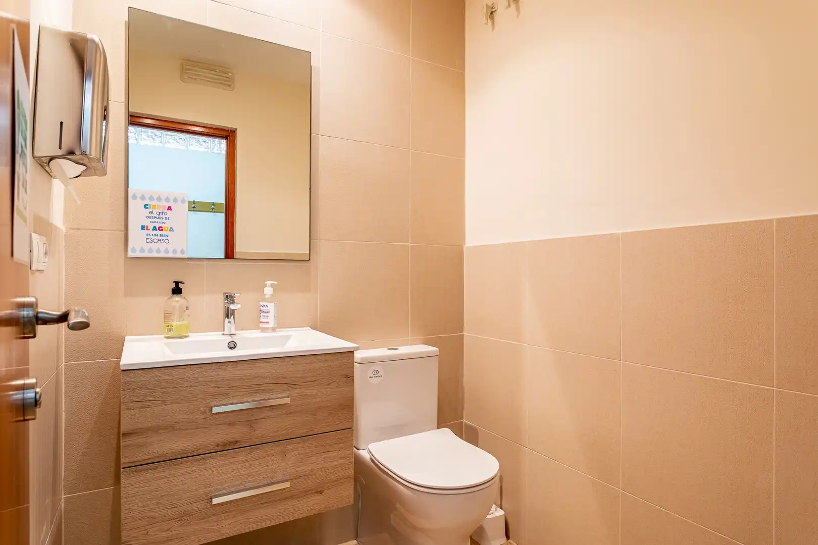 Bathroom of Commercial properties for sale in Valencia