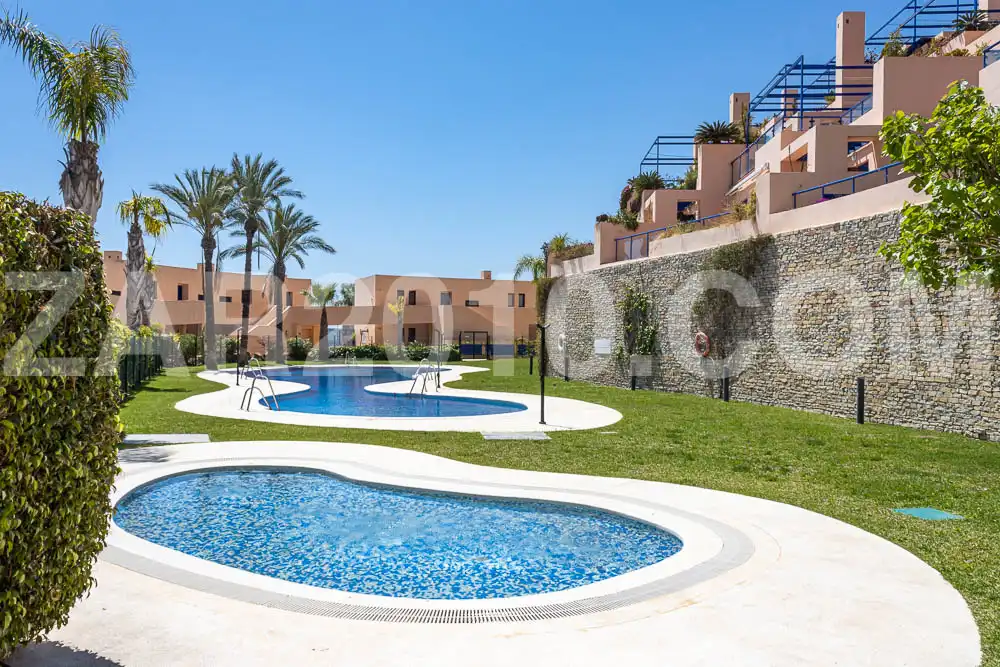 Piscina de Apartament en venda en Mojácar amb Aire condicionat, Terrassa i Traster