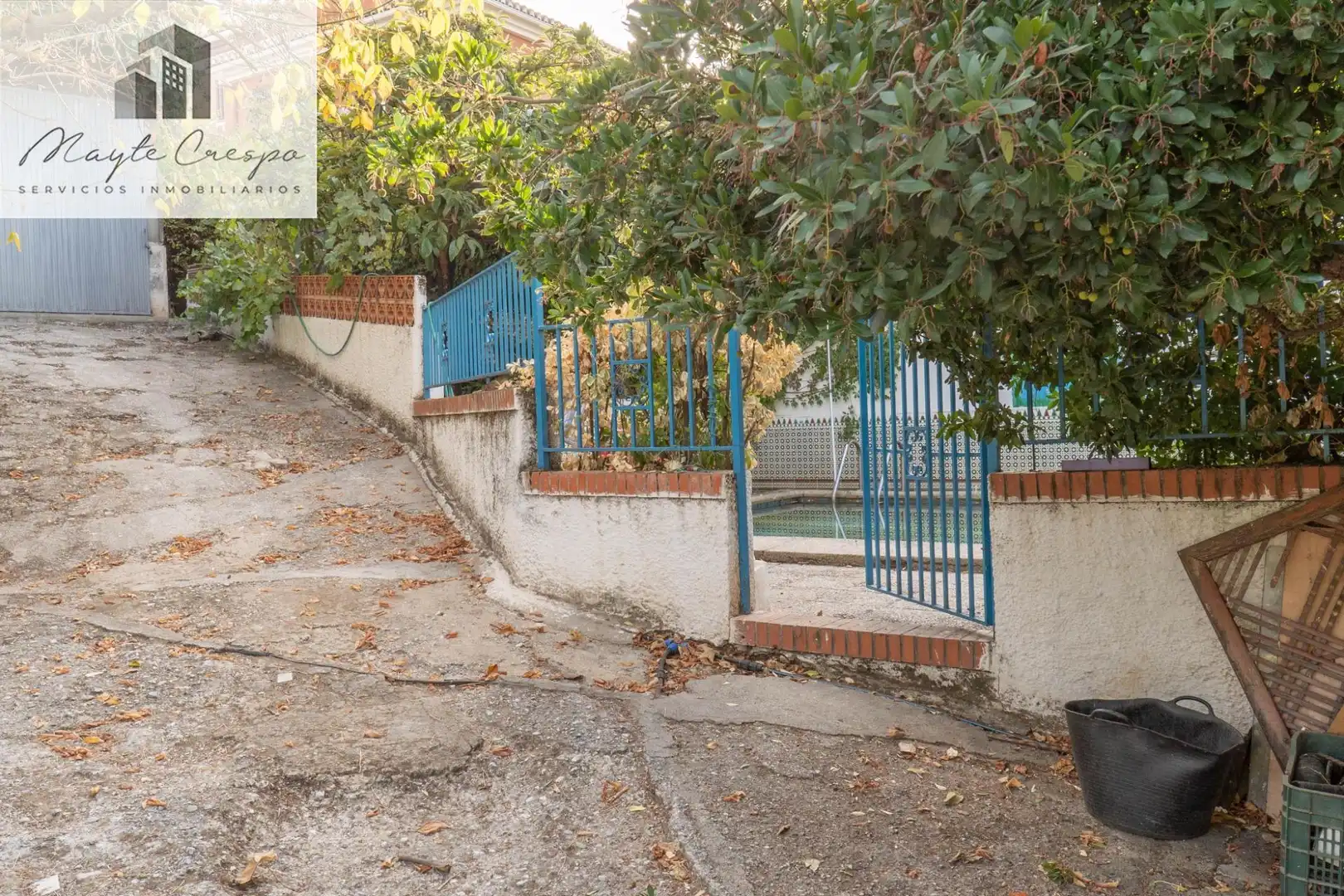Vista exterior de Casa o xalet en venda en La Zubia amb Calefacció, Jardí privat i Terrassa