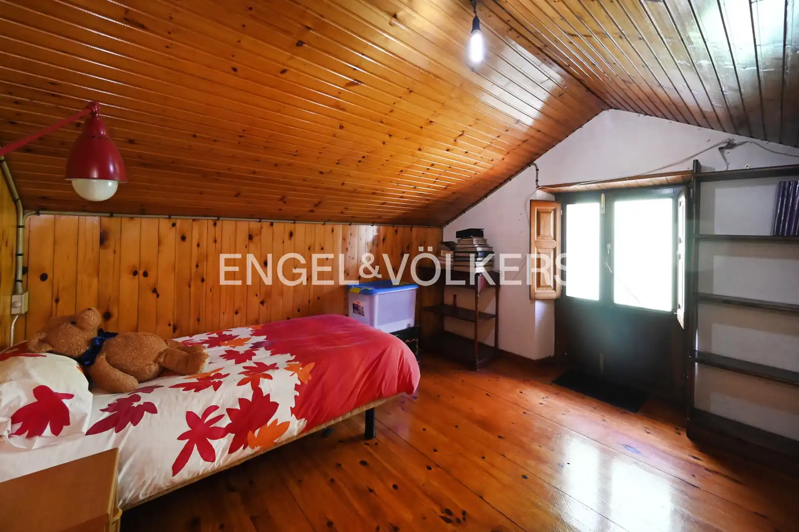 Habitación de Casa o chalet en venta en Corvera de Toranzo con Calefacción, Terraza y Balcón